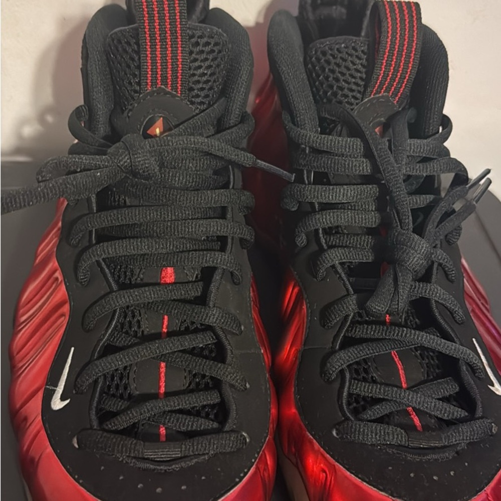Nike Kids Black and Red Sneakers
